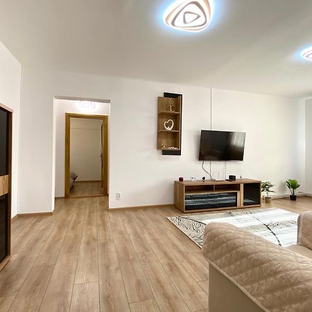 Kronstadt Apartment - Pet Friendly Brașov Exterior foto