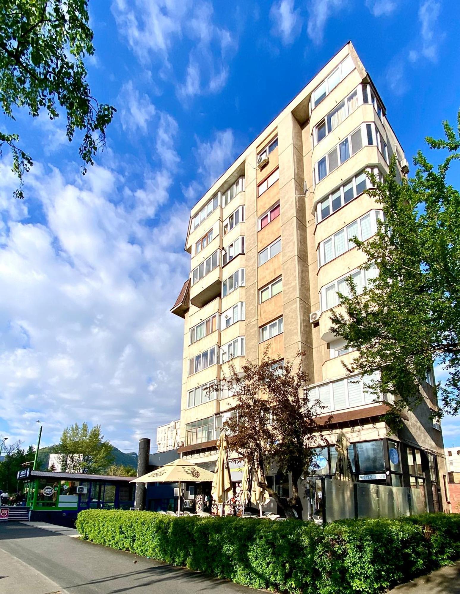 Kronstadt Apartment - Pet Friendly Brașov Exterior foto