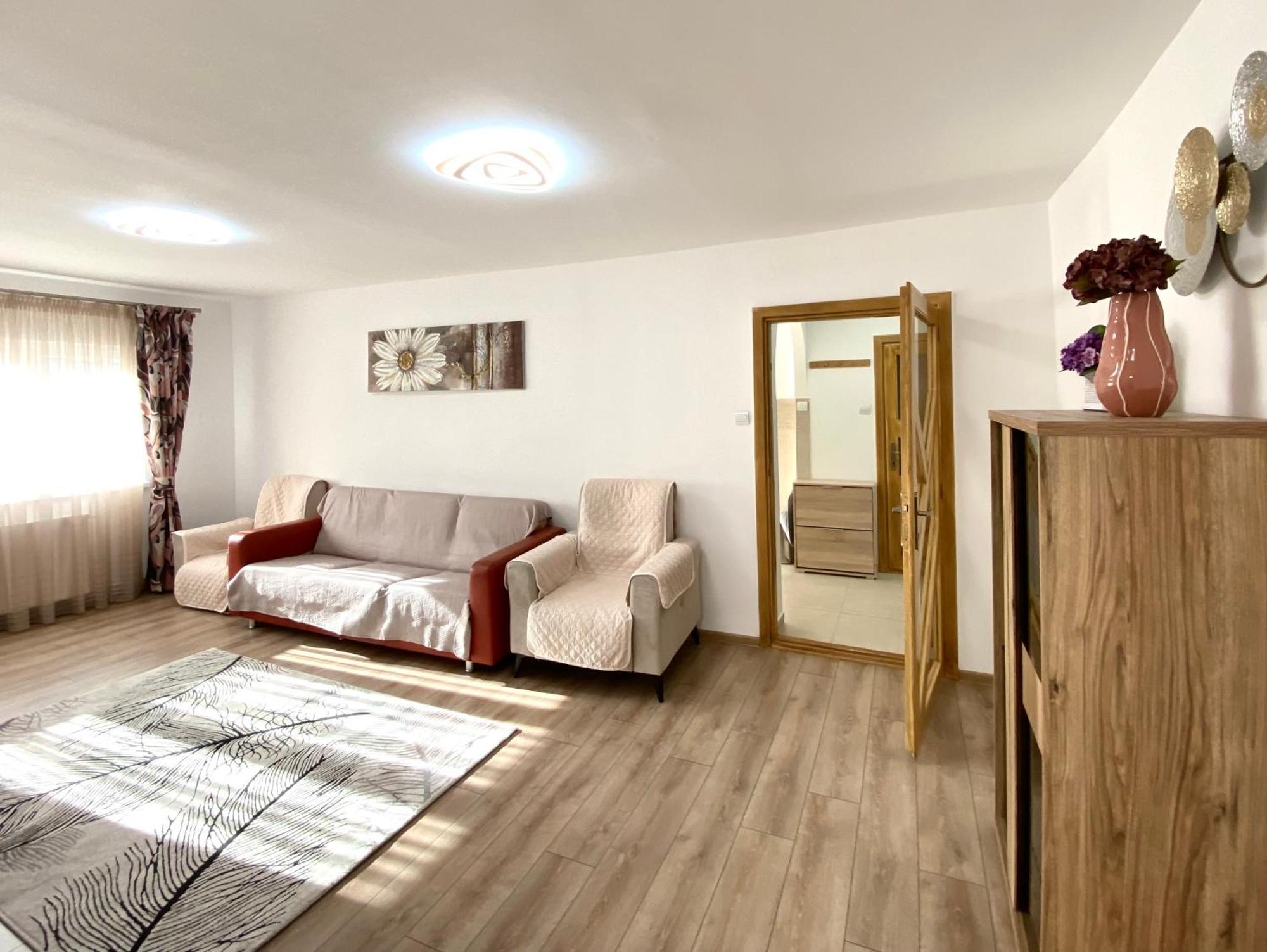 Kronstadt Apartment - Pet Friendly Brașov Exterior foto